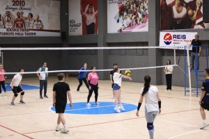 Voleybol Turnuvası Başladı